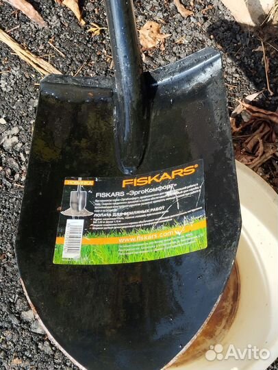 Лопата fiskars