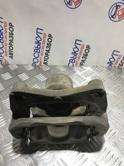 Суппорт Nissan Teana J31