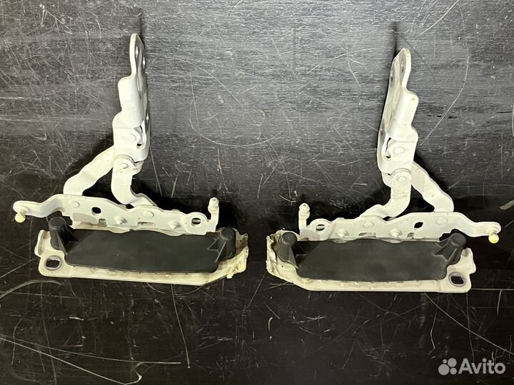 Петля капота мерседес w218 cls500 4matic