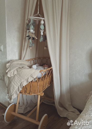 Люлька на колесиках плетенная italbaby