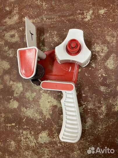 Диспенсер для упаковочной ленты