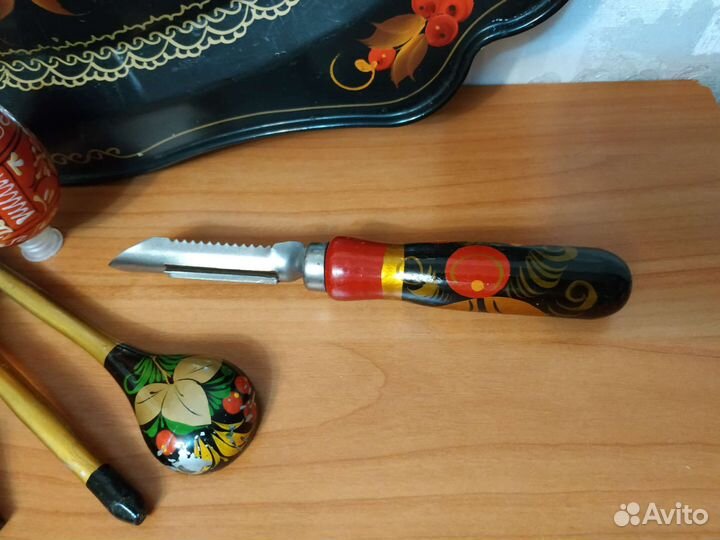 Поднос жостово и хохлома