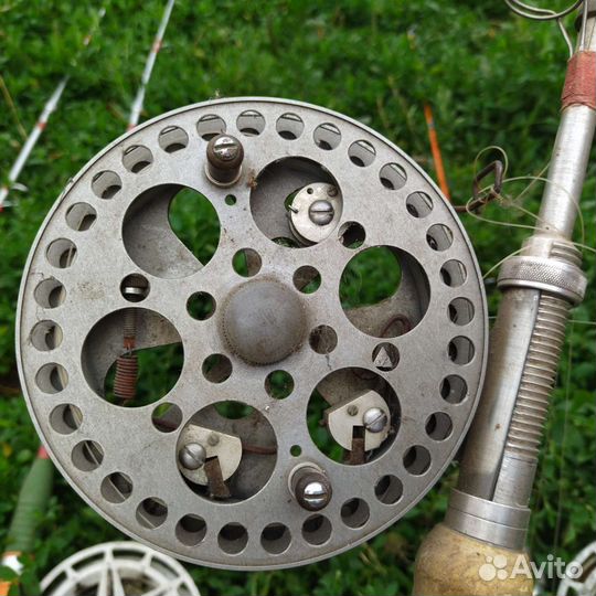 Спиннинг и катушка Невская СССР