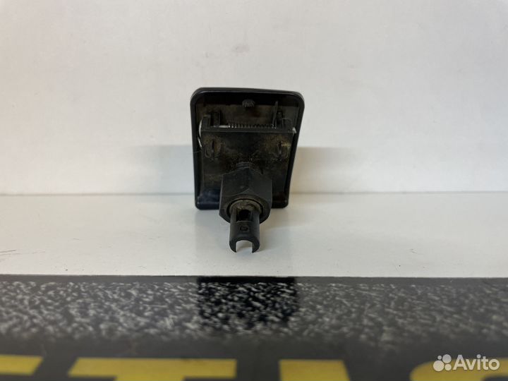 Ручка троса открывания капота Emgrand EC-7 Эмгранд