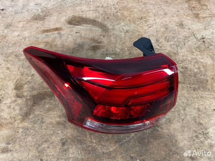 Фонарь Mitsubishi Outlander 3 левый правый