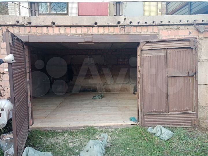 Гараж, > 30 м²