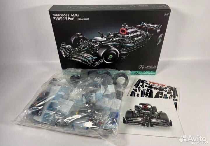 Конструктор Mercedes-AMG F1 W14 Е Performance