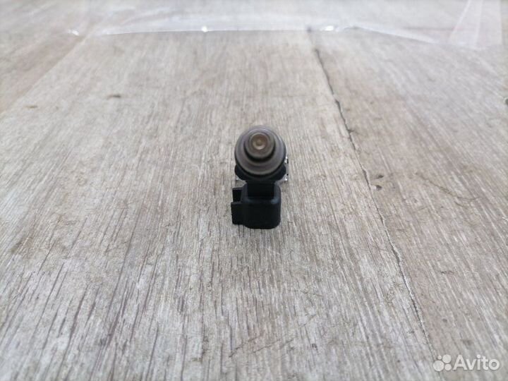 Форсунка Mazda 6 GG L3C1 2006