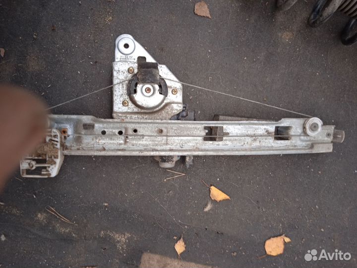 Стеклоподъемник задний правый Renault Megan 2