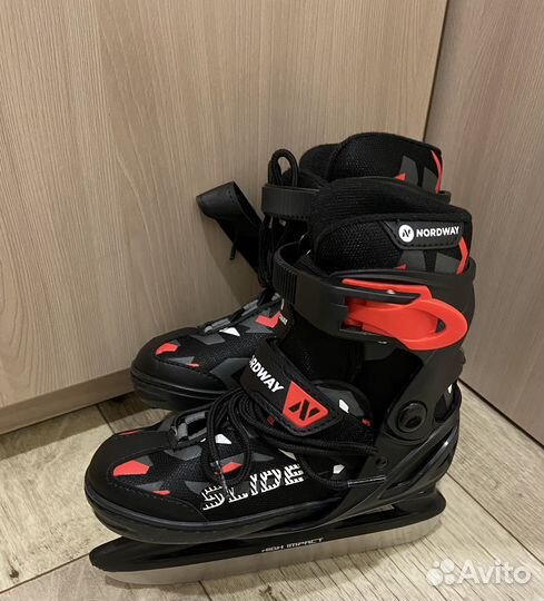 Коньки хоккейные детские