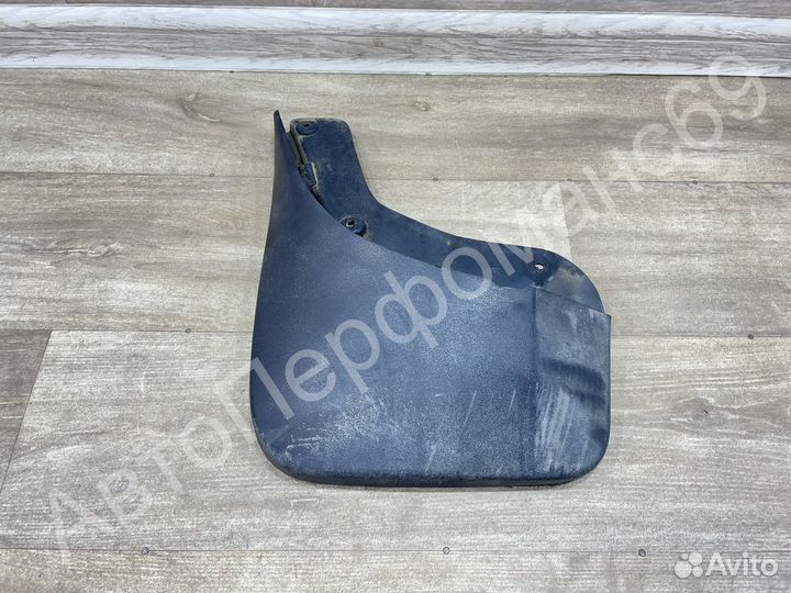 Брызговик левый правый Audi Q7 (2005-2015)