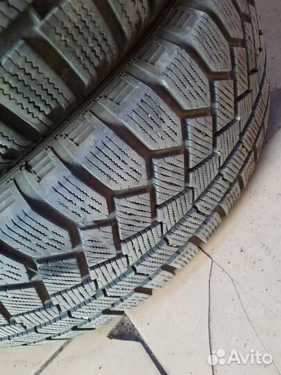 Gislaved Nord Frost 200 SUV 215/65 R16 102T