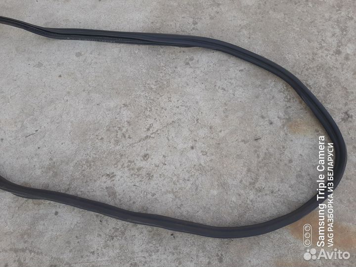 Уплотнитель крышки багажника VW tiguan 2019