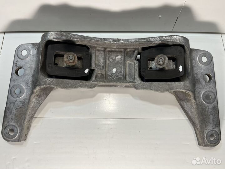 Траверса АКПП с подушками BMW E60 N52