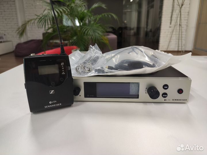 Радиосистема Sennheiser EW 300 G4-headmic1-RC-AW+