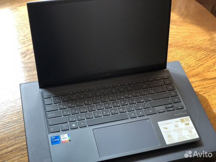 Asus zenbook UX425E