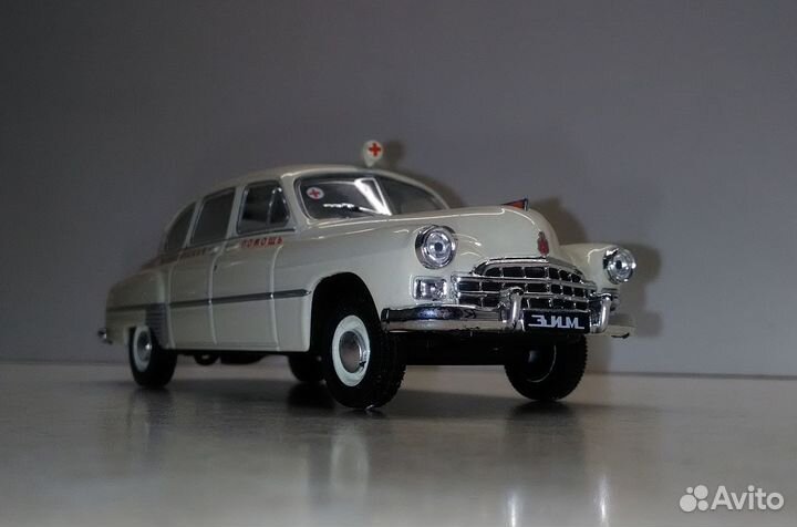 Модель автомобиля зим Газ-12Б Скорая помощь м 1:43