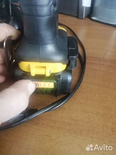 Шуруповерт dewalt dcd 985