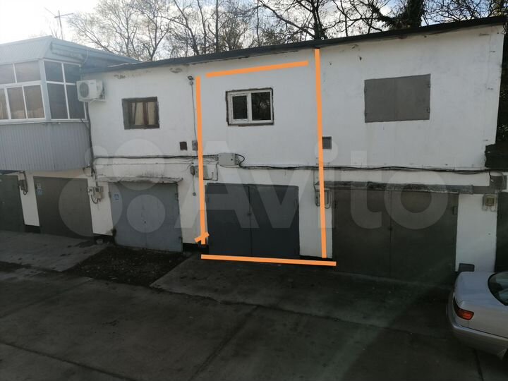 Гараж, > 30 м²