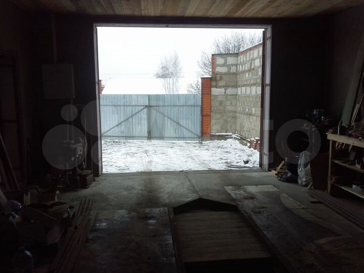 Гараж, > 30 м²