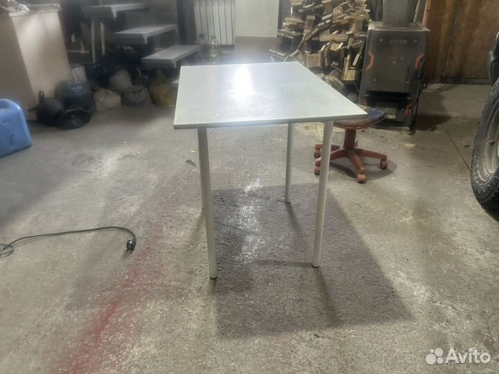 Кухонный стол