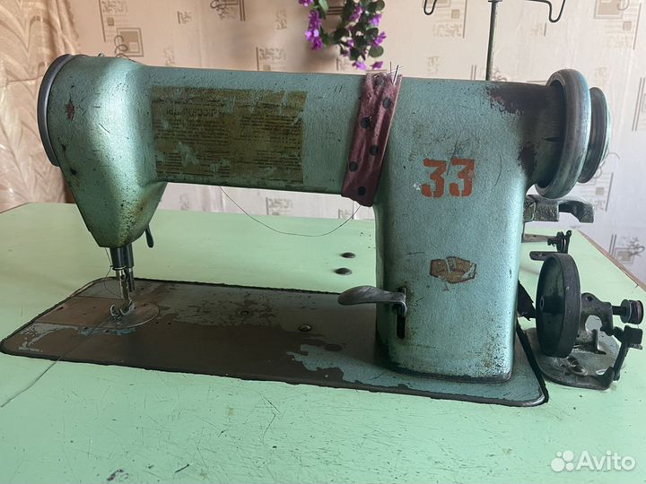 Промышленная швейная машинка