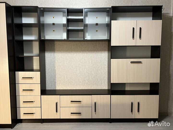 Стенка в гостиную