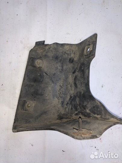 Брызговик передний правый Toyota Crown GS151 1GFE