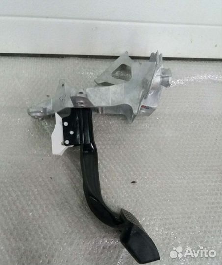 Педаль тормоза Volkswagen Touareg 3 2019г