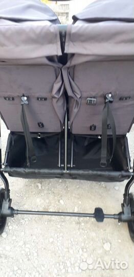 Прогулочная коляска для двойни