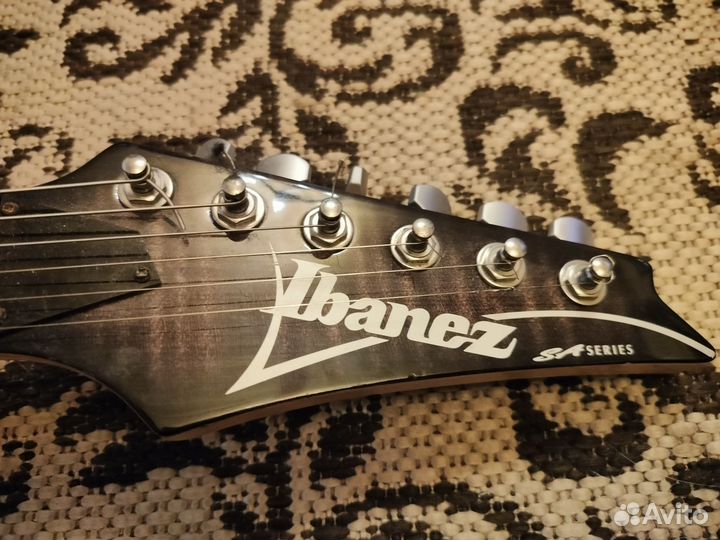 Электрогитара ibanez