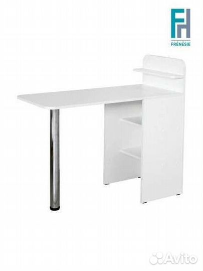 Маникюрный стол