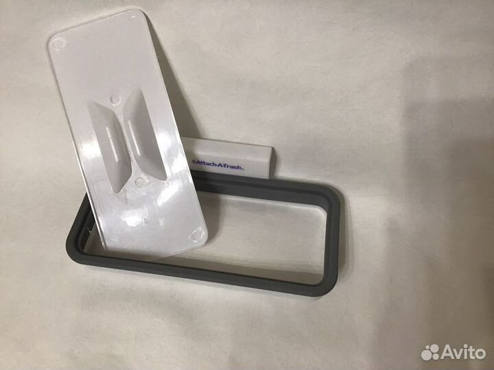 Универсальный держатель для мусорных пакетов