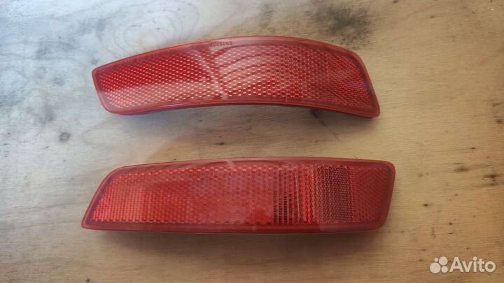 Катафот заднего бампера правый Toyota Corolla 180