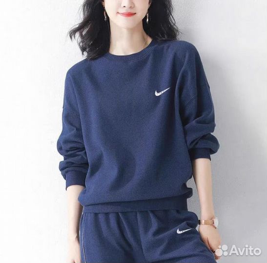 Женский спортивный костюм