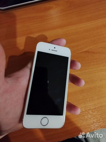 Телефон iPhone 5se