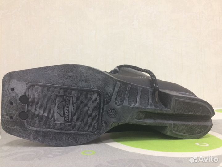 Лыжные ботинки