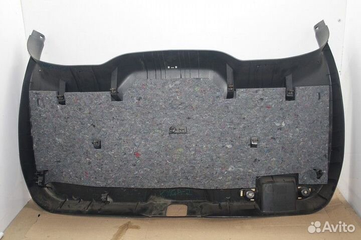 Обшивка двери багажника ford kuga II 2012