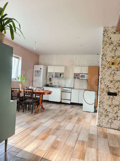 Дом 190 м² на участке 12 сот.