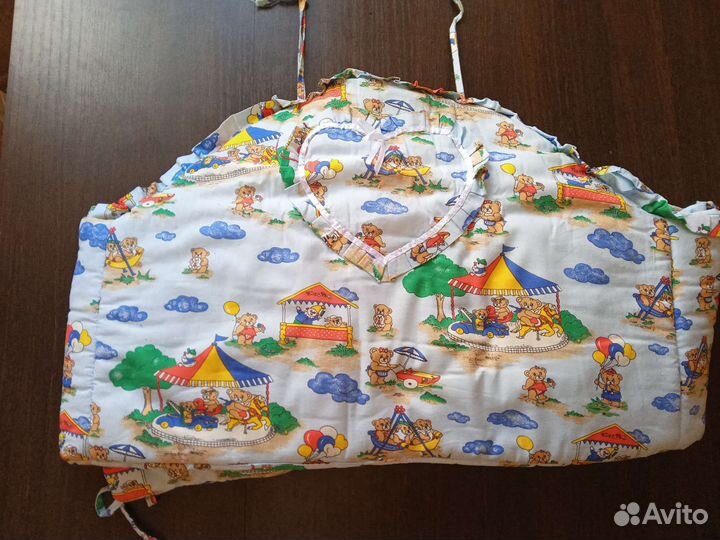 Бордюр для кроватки мягкий