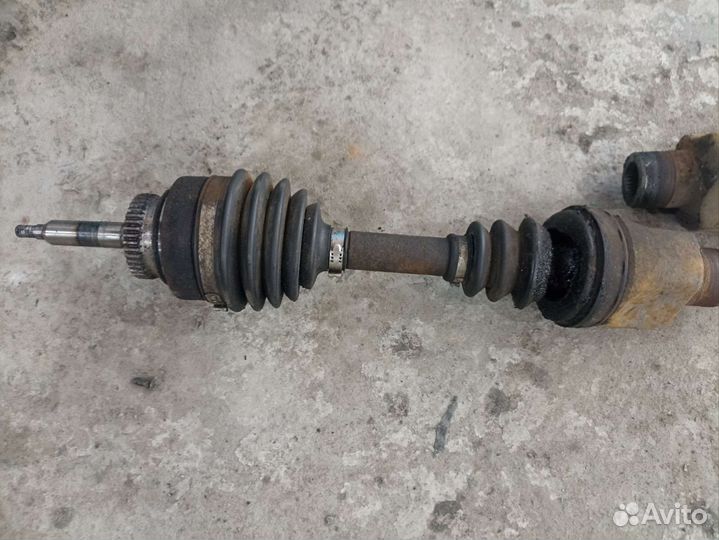 Привод передний SsangYong Kyron 05-14г