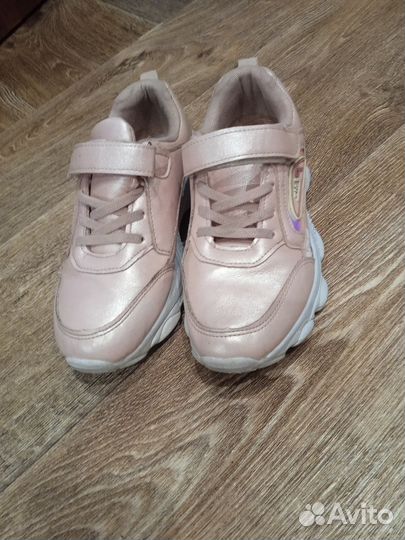 Кроссовки для девочки