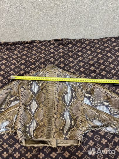 Кожаная курточка питон