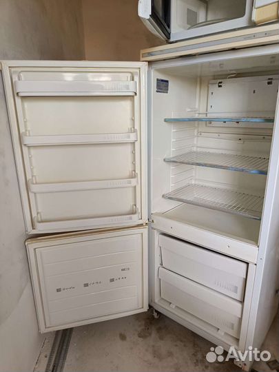 Холодильник бу+ свч печь