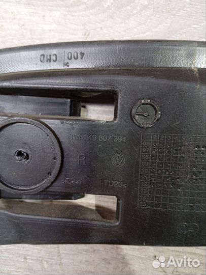 Крепление бампера заднее правое Volkswagen Golf 5