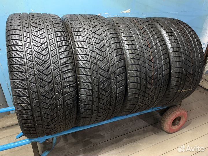 Pirelli Scorpion Winter 305/35 R21 и 275/40 R21