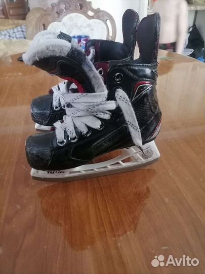 Коньки хоккейные детские