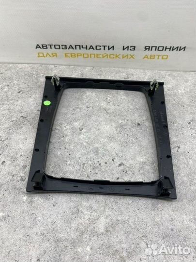 Накладка Mercedes-Benz C200 W204 M271.860 2010