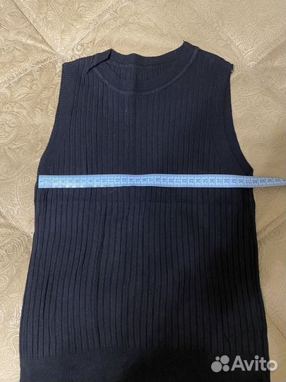 Белая майка и черная майка