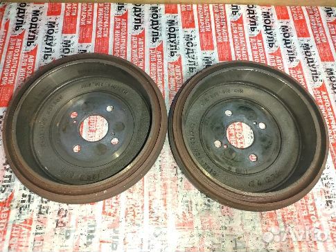 Барабан тормозной Toyota aqua NHP10 зад лев